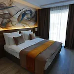 B Business & Hotel 5*