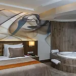 Hotel B Business & 5*