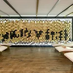 B Business & Hotel 5*