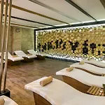 Hotel B Business &