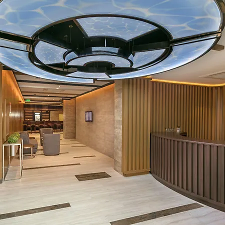 Hotel B Business & 5*