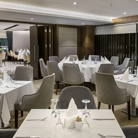 Hotel B Business & 5*