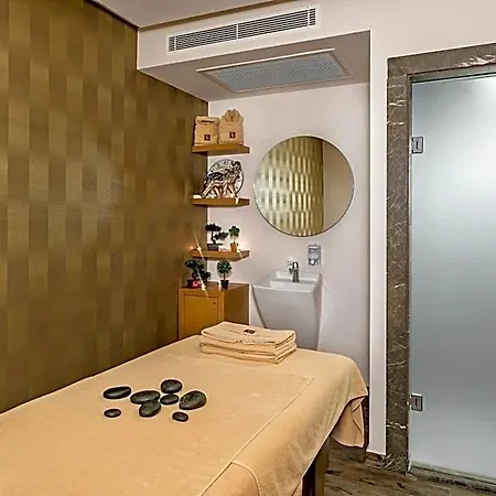 B Business & Hotel Antalya