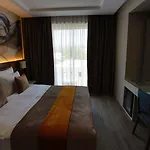 B Business & Hotel Antalya