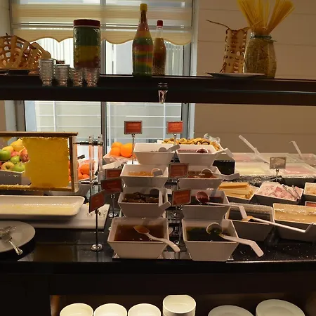 B Business & Hotel
