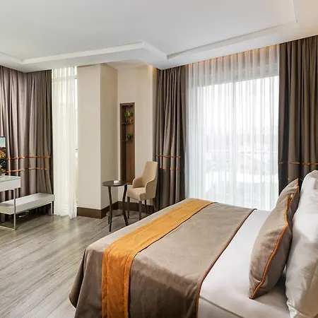 B Business & Hotel